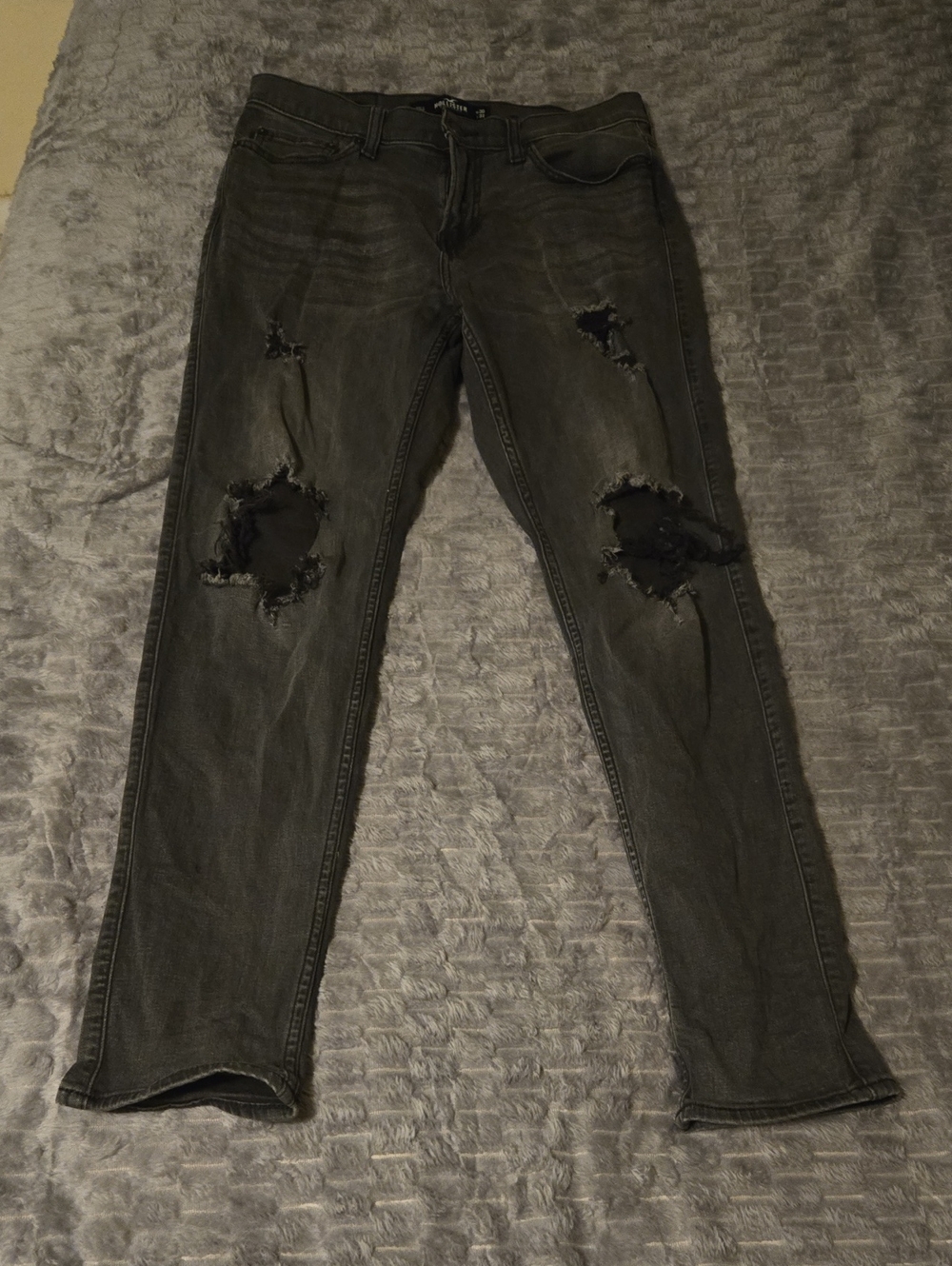 Hollister Advanced Stretch Taper Jeans Size 30x32 Black Wash Distressed